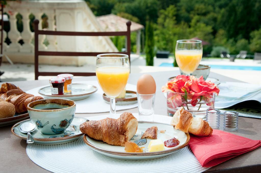 Domaine De La Fauconnie Otel Campsegret Oda fotoğraf